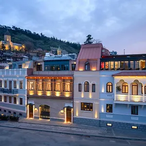 hotel-puris-moedani.alltbilisihotels.com/